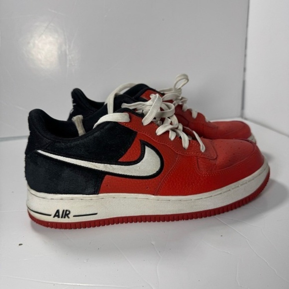 Nike Air‎ Force 1 Low Red Black Y 7 Women's 8.5 Leather Casual Streetwear Retro